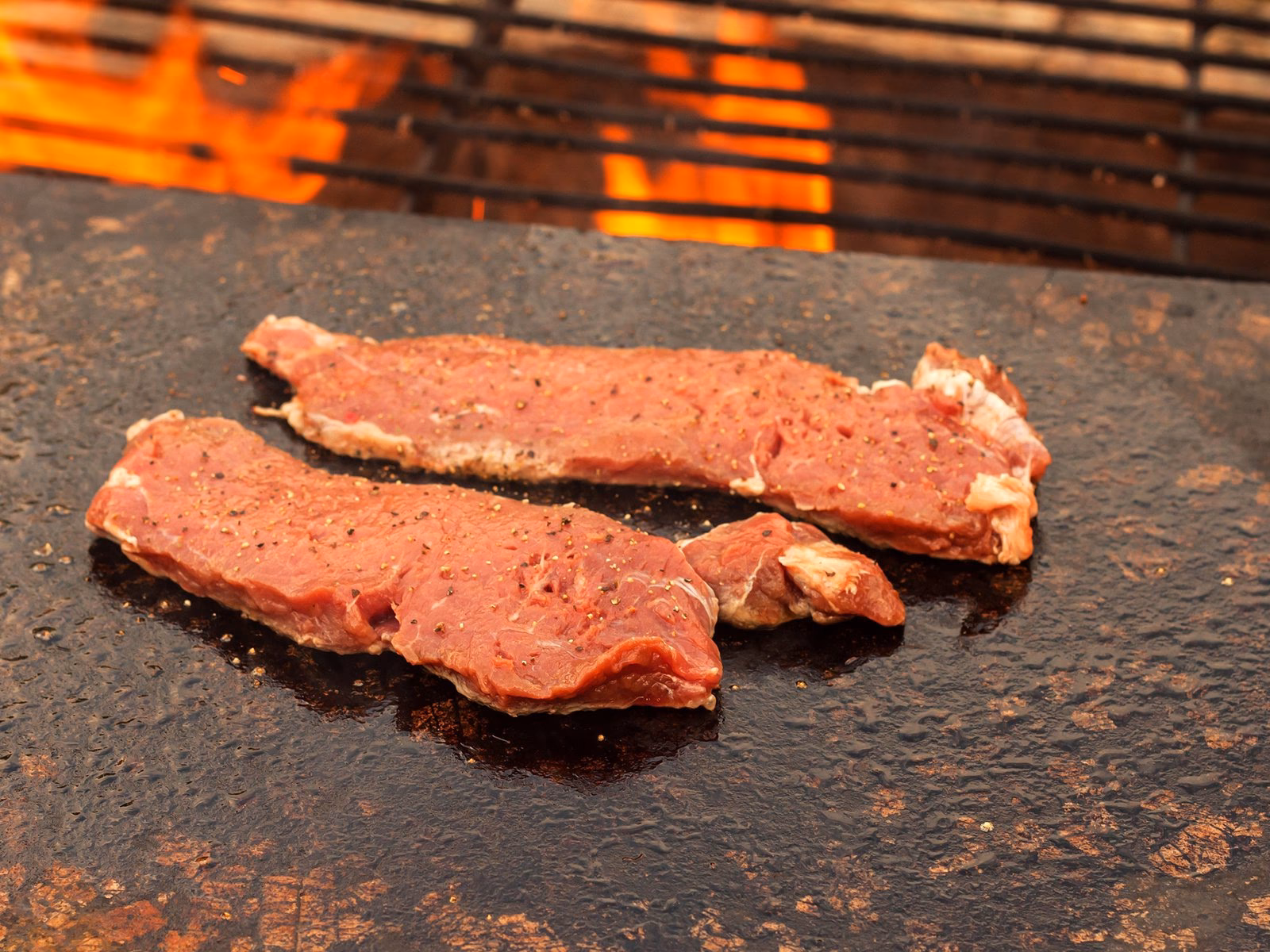 Was ist der Unterschied zwischen einem Raclette und einer Steinplatte?