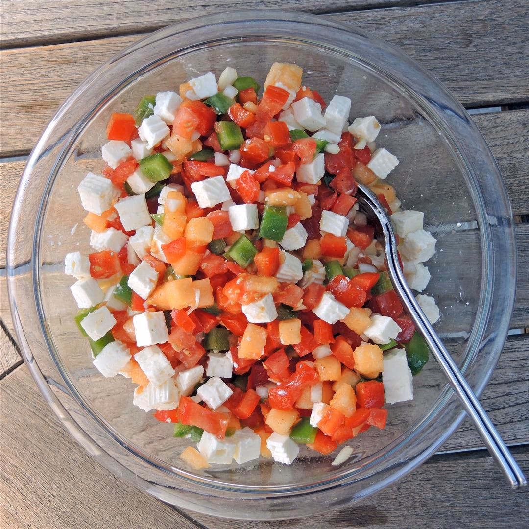 Wie bereite ich einen fertigen Salat an?