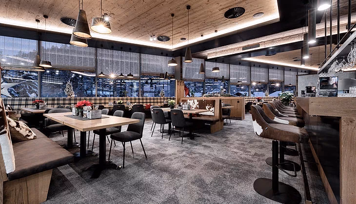 Was gibt es in der Tirol Lodge zu essen?