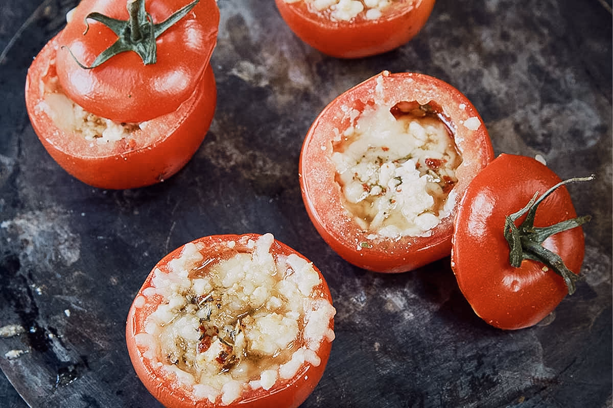 Wie grillt man Tomaten auf dem Grill?