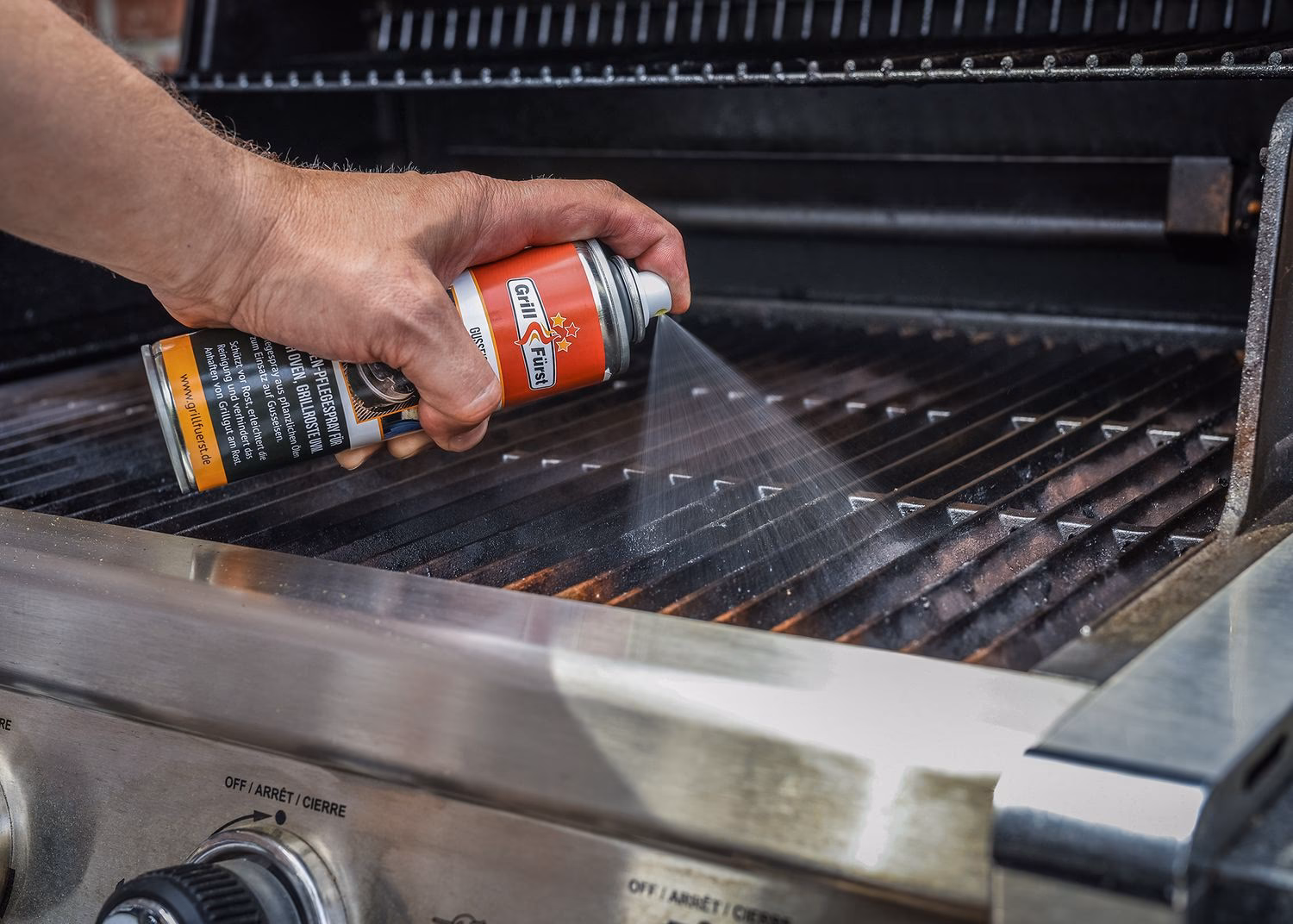 Wie lange sollte man den Grill auf Vollgas laufen lassen?