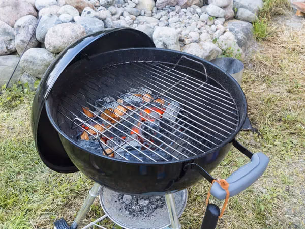 Wie groß darf ein Holzkohlegrill sein?