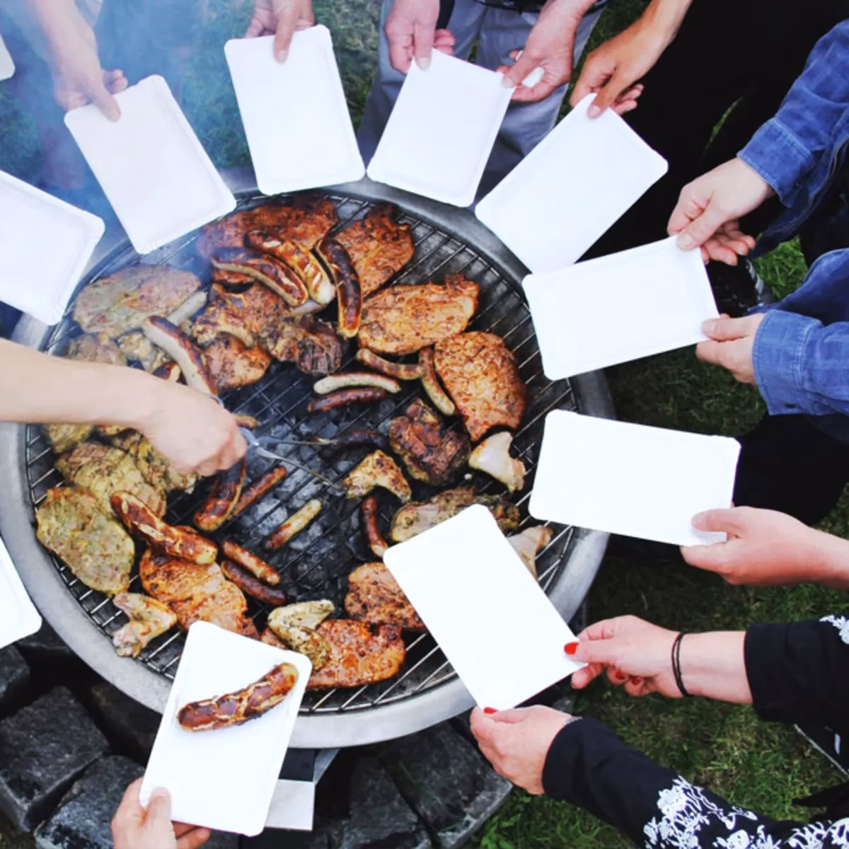 Was darf man im Garten Grillen?