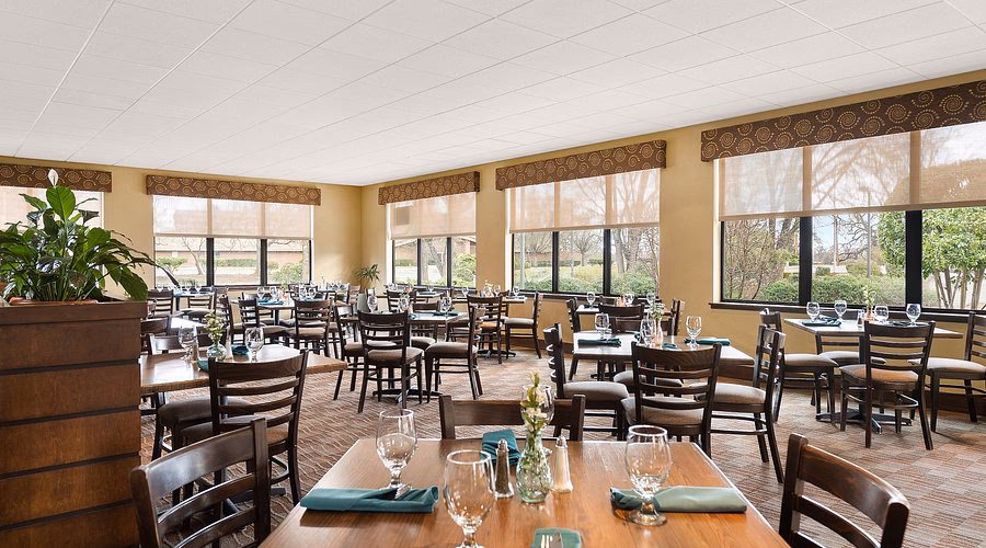 Where is Woodmont Grill?
