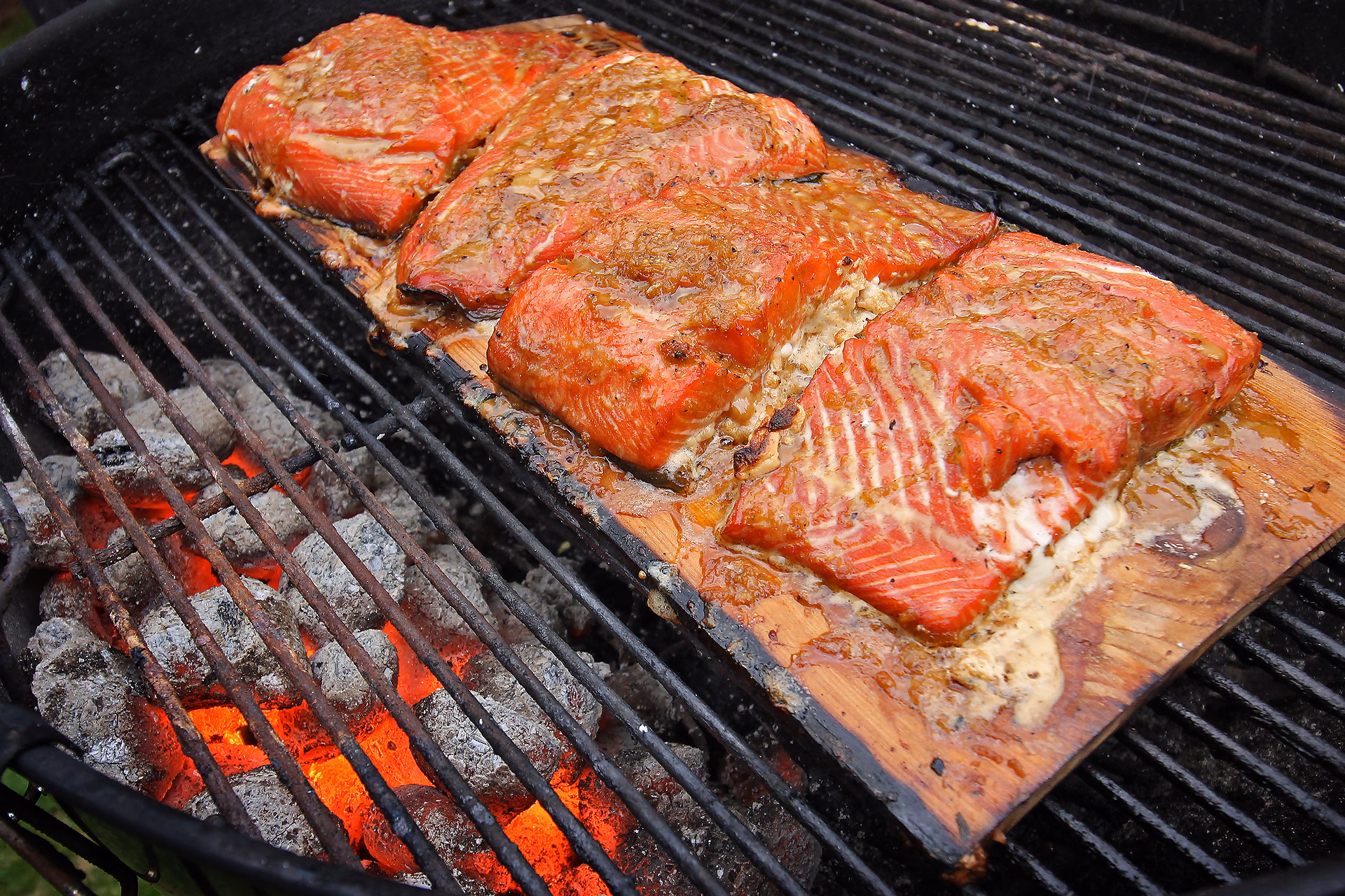 Was ist der Unterschied zwischen grillholz und Zedernholz?